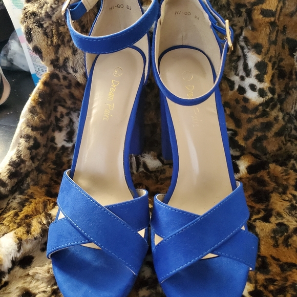 Heels - Picture 2 of 2